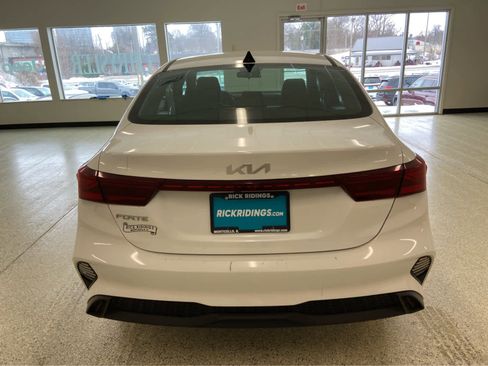 Used 2024 Kia Forte LXS image 7