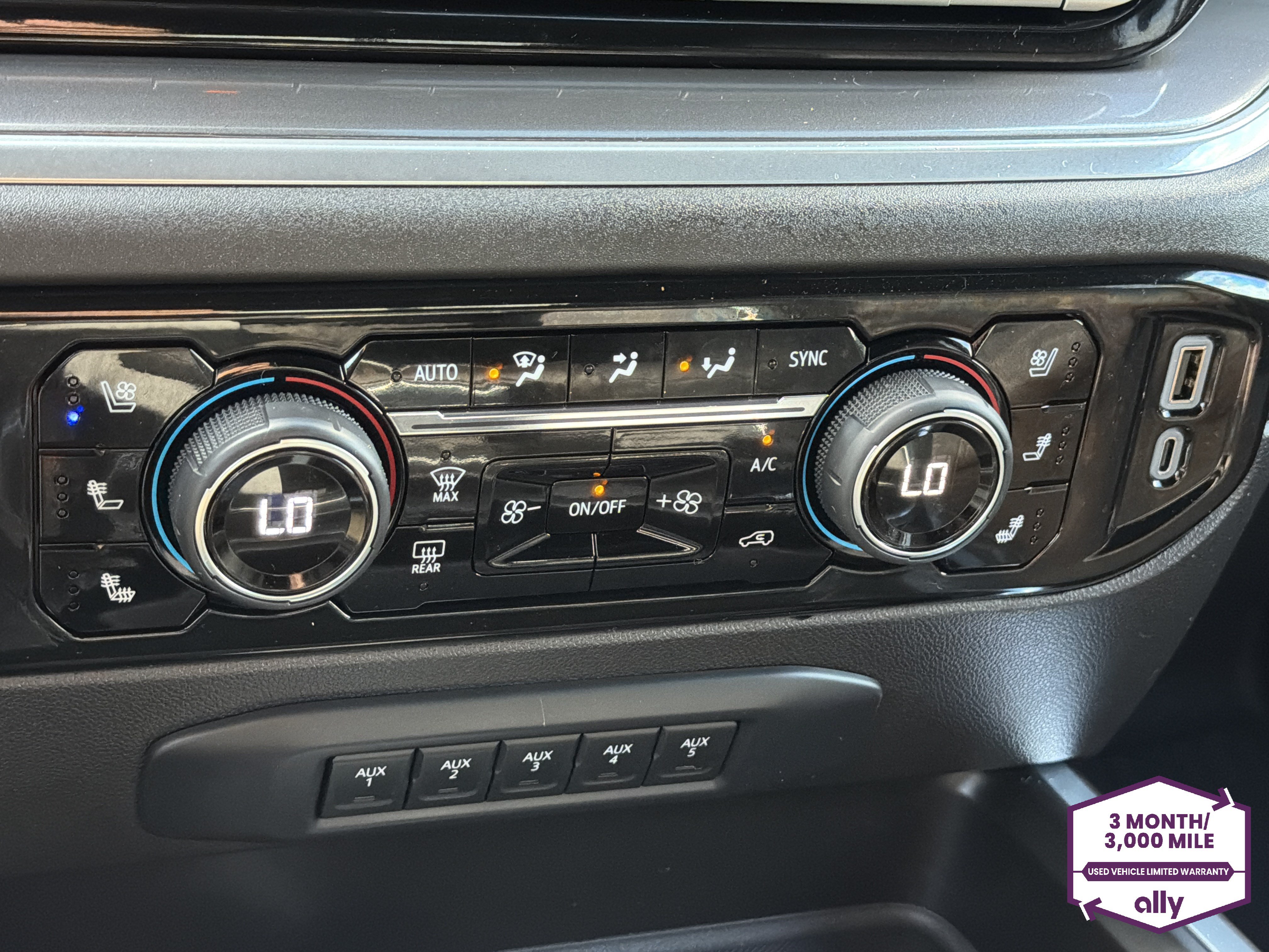 Used 2026 Chevrolet Silverado 2500 High Country w/ Technology Package AWD/4WD image 22
