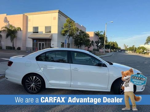 Used 2016 Volkswagen Jetta Sport FWD image 4