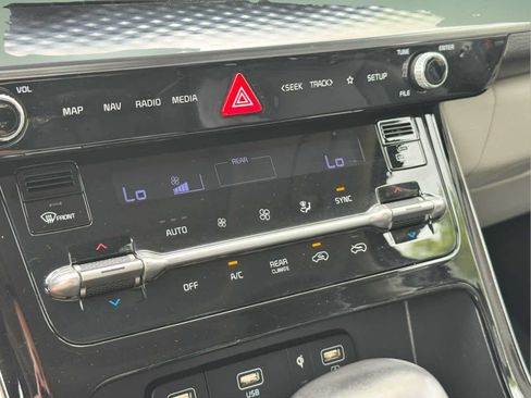 Used 2022 Kia Carnival SX Prestige FWD image 23