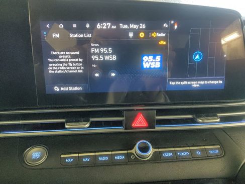 Used 2024 Hyundai Elantra SEL FWD image 25