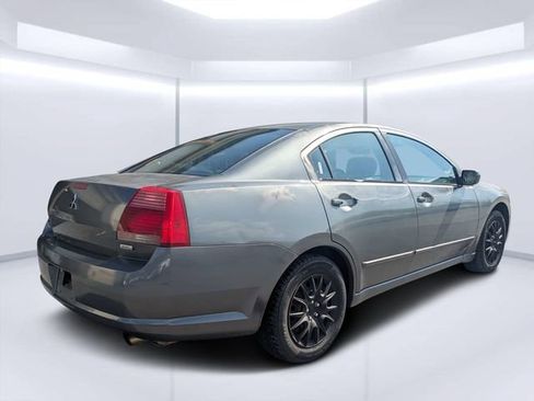 Used 2005 Mitsubishi Galant SE FWD image 3