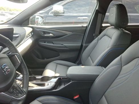 Used 2026 Buick Envista Sport Touring w/ Convenience I Package FWD image 9