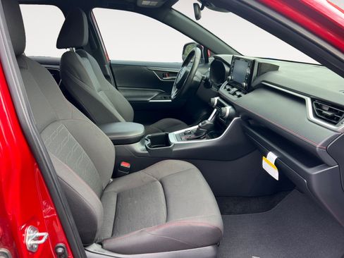 Used 2022 Toyota RAV4 SE image 15