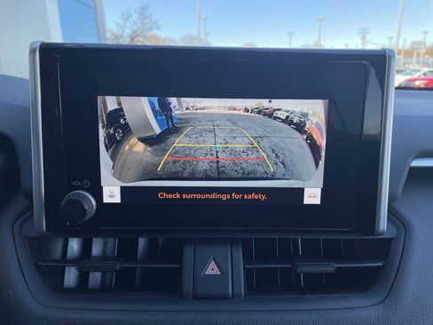 Used 2024 Toyota RAV4 SE image 14