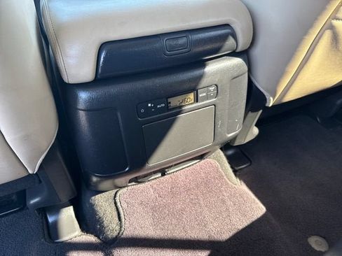 Used 2021 Nissan Armada SL w/ Captain's Chairs Package AWD/4WD image 16