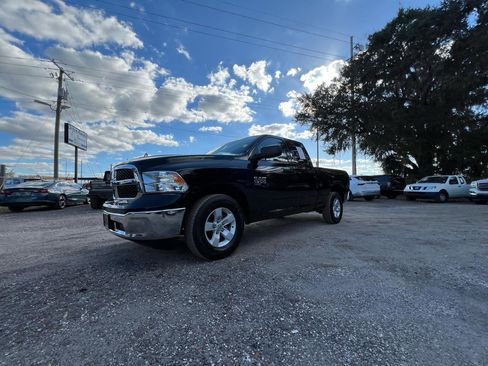 Used 2024 RAM 1500 Classic SLT AWD/4WD image 43