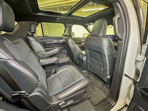 Certified 2025 Ford Explorer ST AWD/4WD image 32