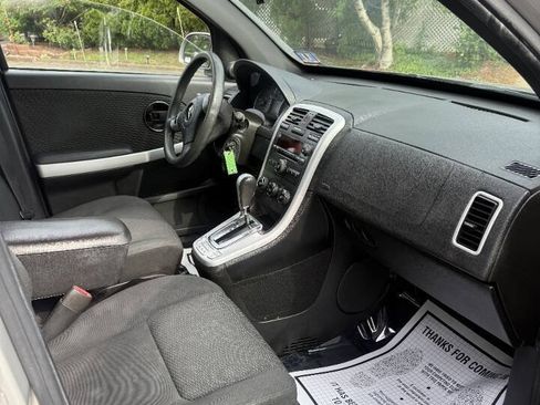 Used 2008 Pontiac Torrent 2WD image 16
