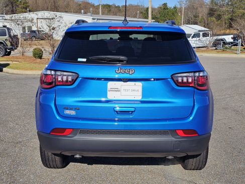 New 2026 Jeep Compass Latitude image 10