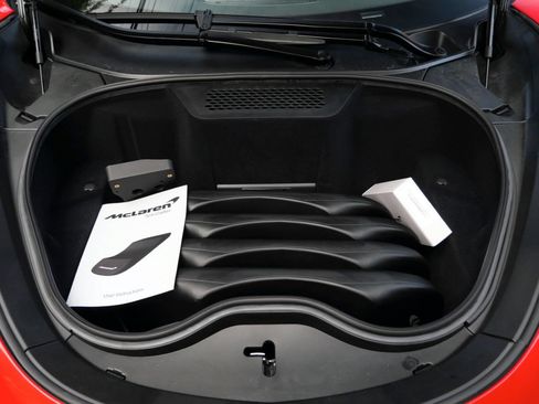Used 2023 McLaren GT RWD image 18
