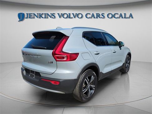 Certified 2025 Volvo XC40 B5 Core image 3