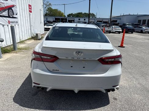Used 2024 Toyota Camry XSE FWD image 6