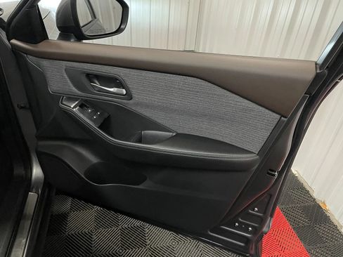 Used 2021 Nissan Rogue SV AWD/4WD image 39