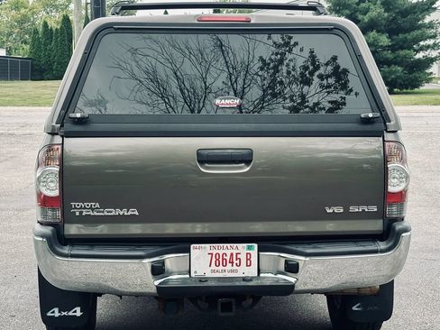 Used 2014 Toyota Tacoma 4x4 Double Cab w/ SR5 Package image 9