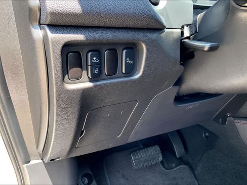 Used 2025 Mitsubishi Outlander Sport SE AWD/4WD image 36