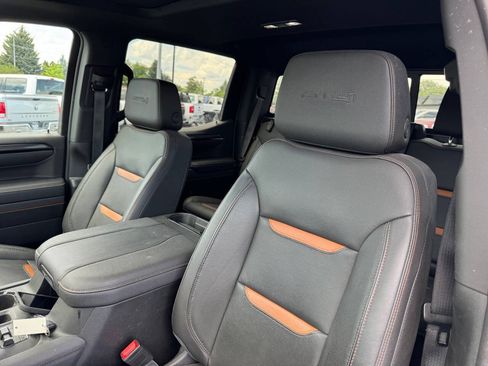 Used 2023 GMC Sierra 1500 AT4 w/ Technology Package AWD/4WD image 12