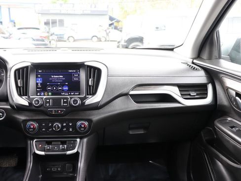 Used 2024 GMC Terrain SLT image 18