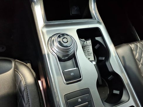 Used 2024 Ford Edge Titanium AWD/4WD image 35