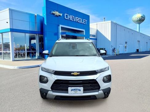 Used 2022 Chevrolet TrailBlazer LT w/ Convenience Package AWD/4WD image 9