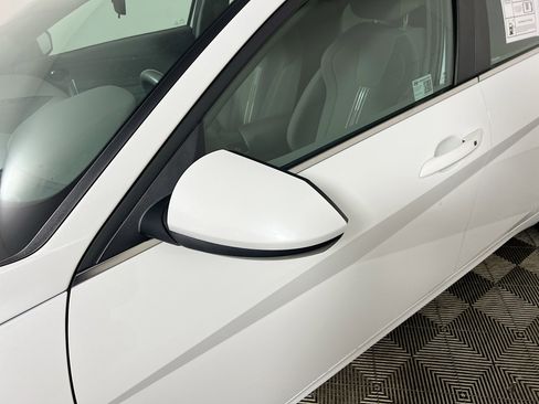 Used 2025 Hyundai Elantra SEL image 13