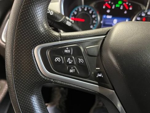Used 2022 Chevrolet Equinox LS w/ LS Convenience Package AWD/4WD image 22