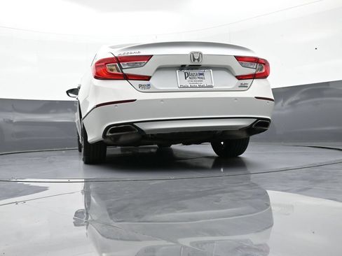Used 2021 Honda Accord Touring image 31
