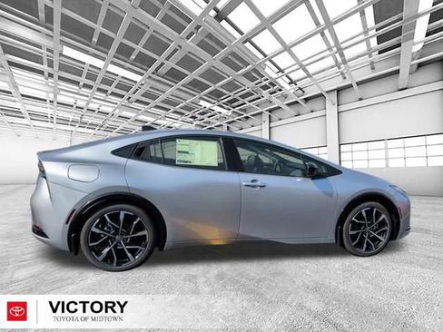 Used 2026 Toyota Prius Plug-In Hybrid FWD image 2