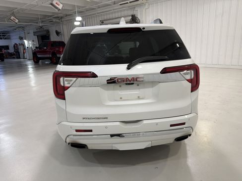 Used 2022 GMC Acadia Denali w/ Denali Technology Package FWD image 4