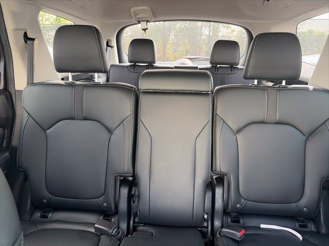 Used 2025 Honda Pilot EX-L image 12