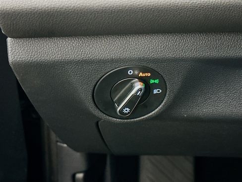 Used 2025 Volkswagen Jetta S image 17