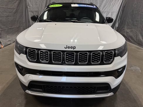 Used 2025 Jeep Compass Limited AWD/4WD image 3