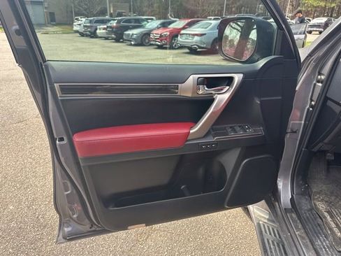 Used 2021 Lexus GX 460 Premium w/ Premium Package image 11