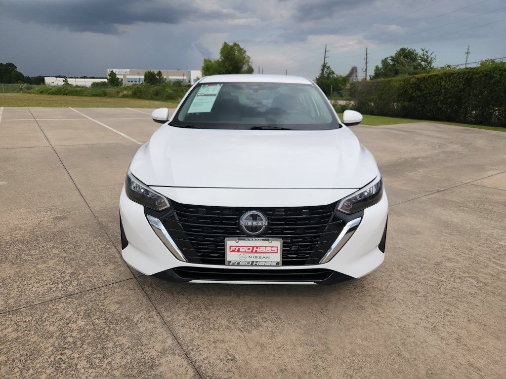 Certified 2025 Nissan Sentra S FWD image 11