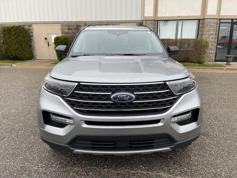 Certified 2023 Ford Explorer XLT w/ Equipment Group 202A AWD/4WD image 9