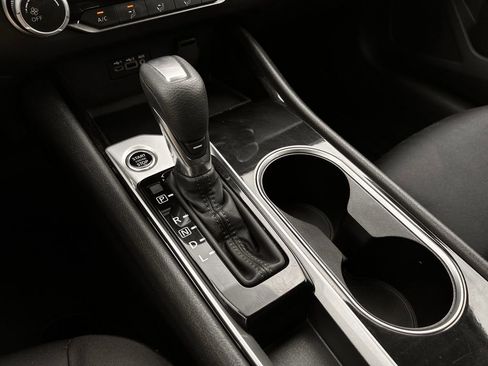 Used 2024 Nissan Altima 2.5 SV image 24