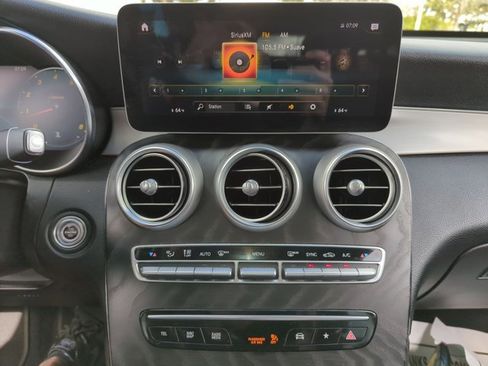 Used 2021 Mercedes-Benz GLC 300 4MATIC image 11