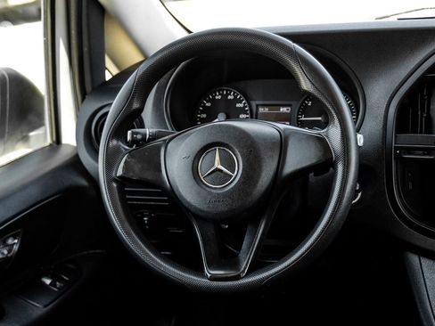Used 2018 Mercedes-Benz Metris image 16