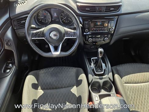 Used 2020 Nissan Rogue SV FWD image 12