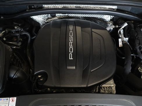 Used 2021 Porsche Macan Base image 33