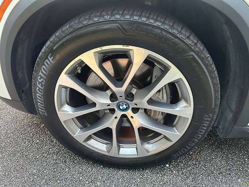Used 2024 BMW X5 xDrive50e AWD/4WD image 26
