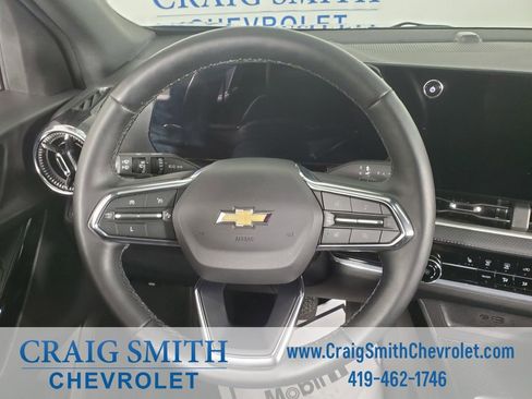 Used 2025 Chevrolet Equinox LT w/ Safety and Technology Package image 16