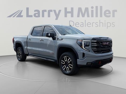 Used 2025 GMC Sierra 1500 AT4 w/ AT4 Premium Package AWD/4WD image 8