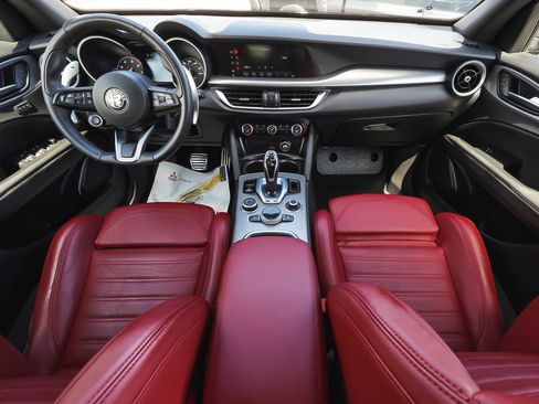 Used 2023 Alfa Romeo Stelvio Veloce AWD/4WD image 35