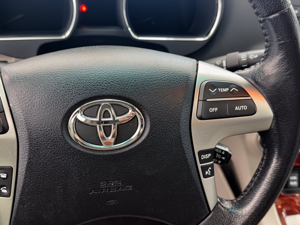 Used 2011 Toyota Highlander Limited w/ Tow Pkg FWD image 19