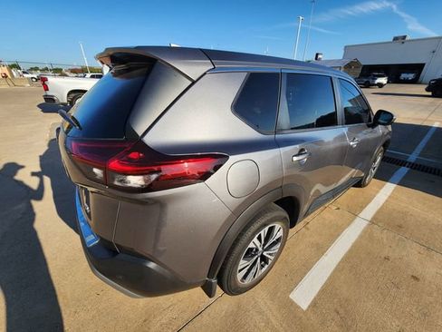 Used 2023 Nissan Rogue SV FWD image 5