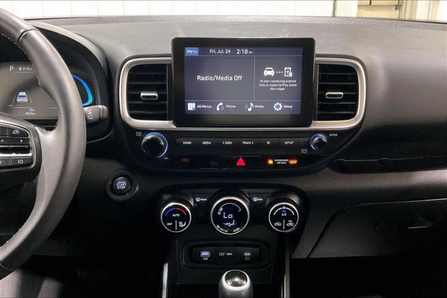 Used 2025 Hyundai Venue SEL FWD image 6