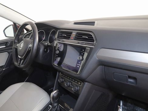Used 2018 Volkswagen Tiguan SEL w/ 3rd Row Seat Package image 43