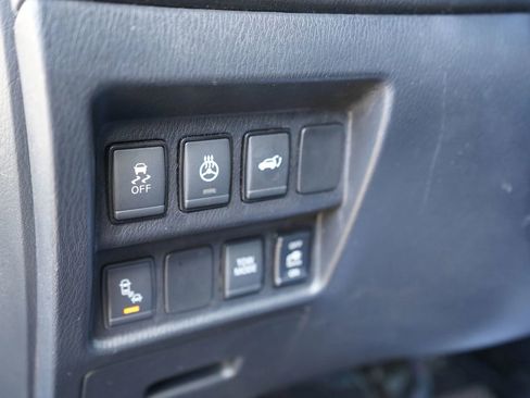 Used 2020 Nissan Pathfinder Platinum image 15