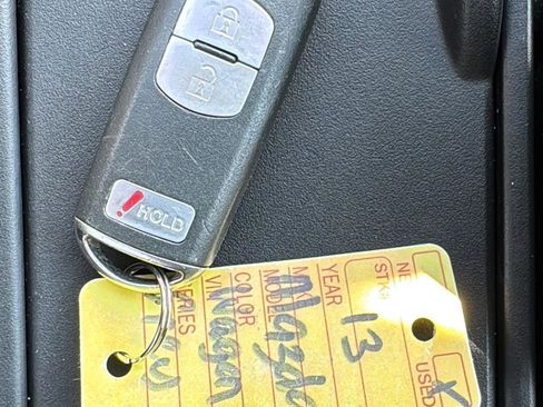 Used 2013 MAZDA MAZDA3 i Touring image 56